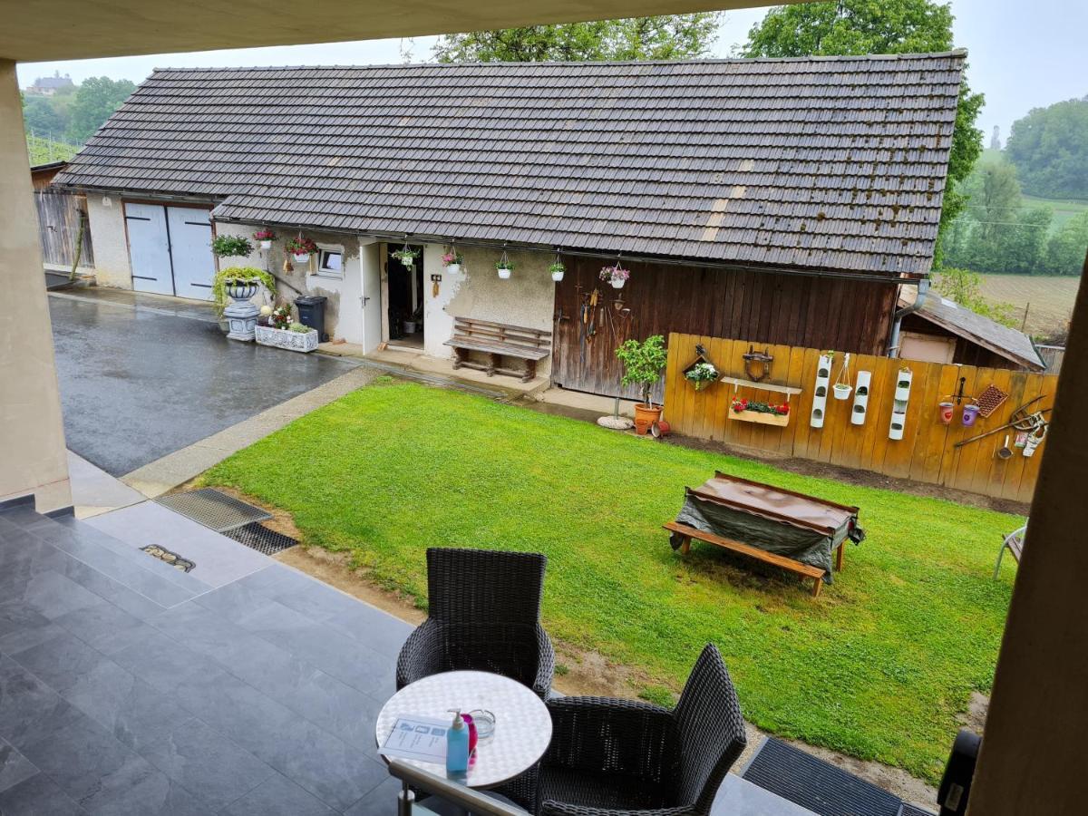 Dahoam By Fam. Franz Appartement Gamlitz Buitenkant foto
