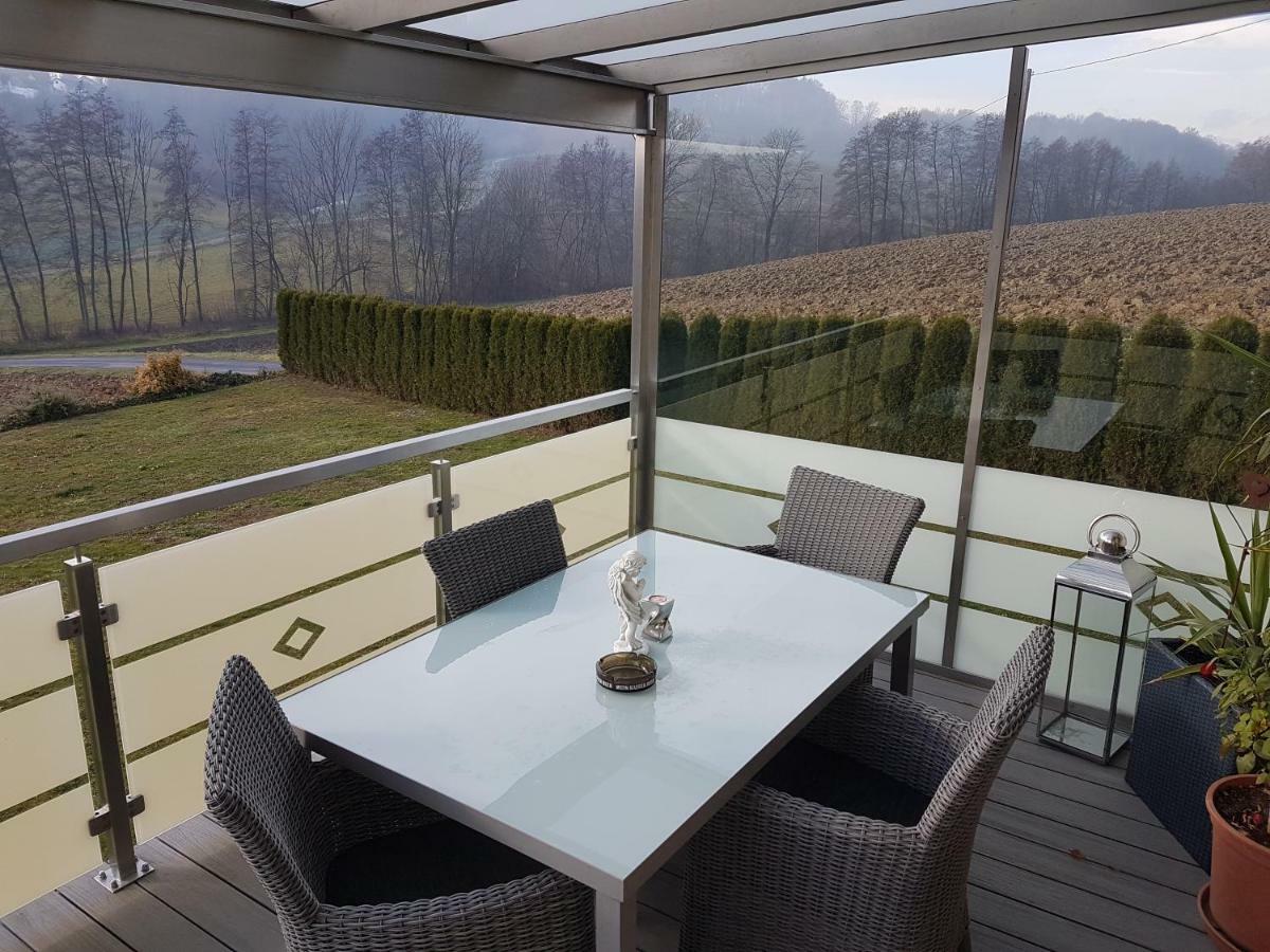 Dahoam By Fam. Franz Appartement Gamlitz Buitenkant foto
